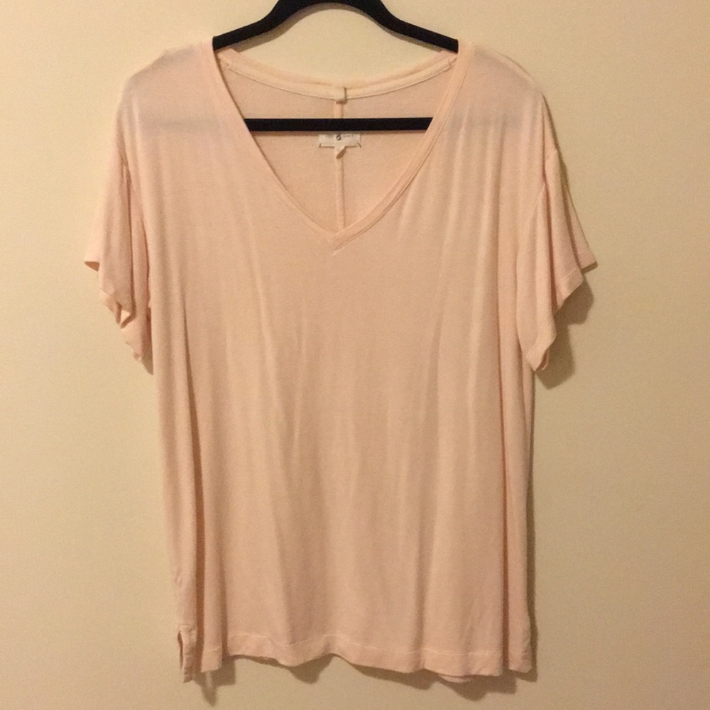 Lou and Grey Signaturesoft V neck Tee. Sz Medium